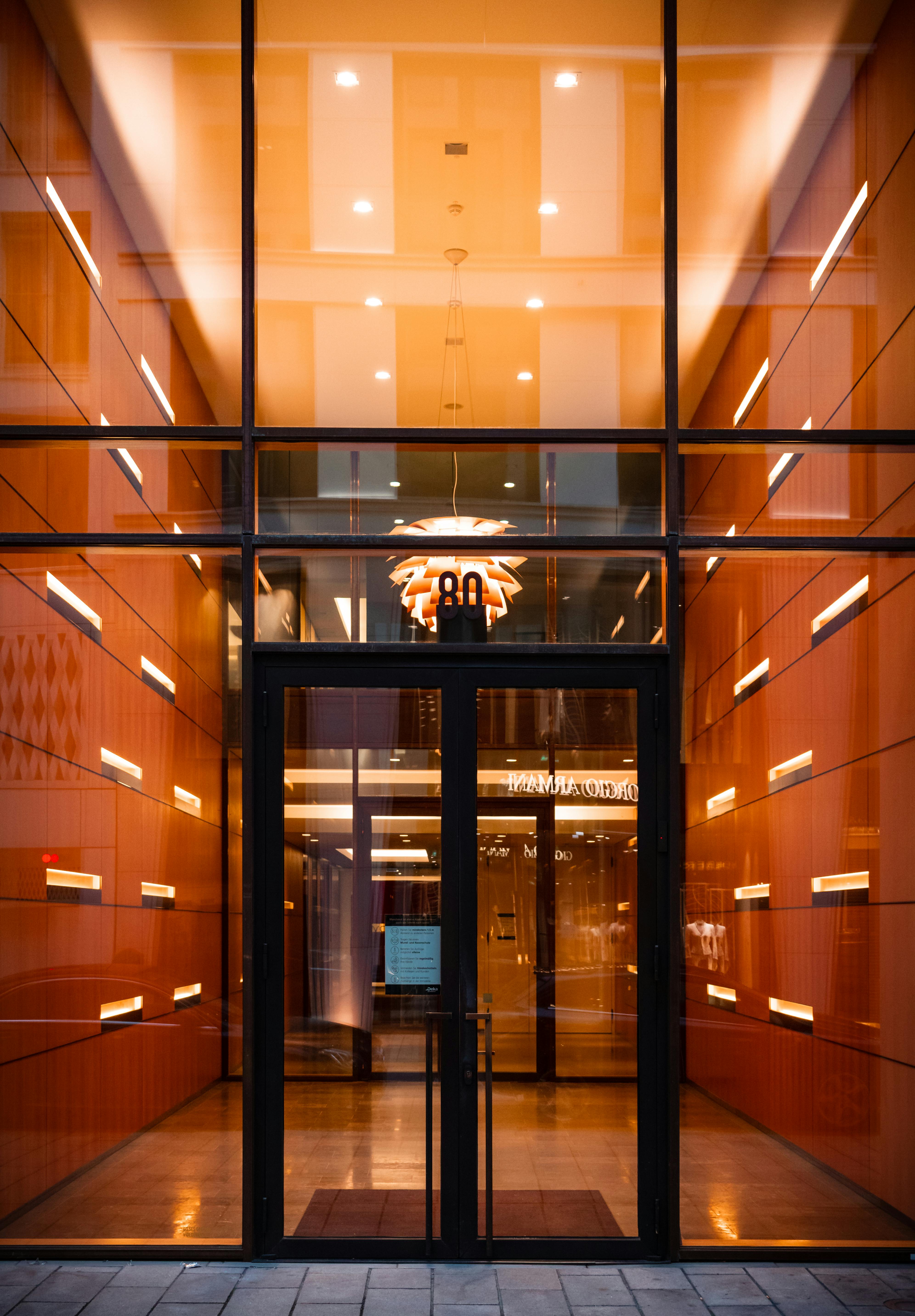 Puertas comerciales ALUMINUX