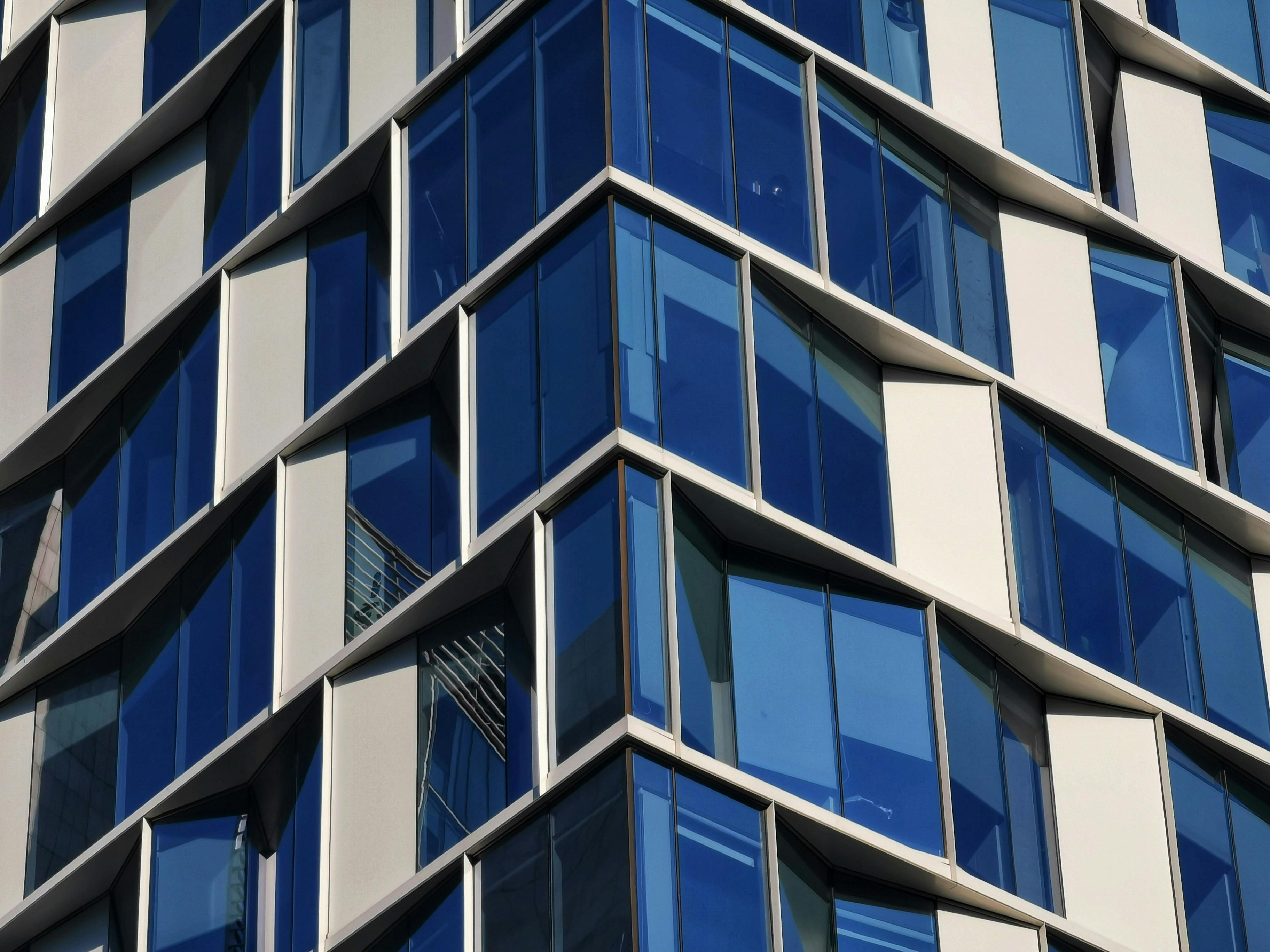 Ventanas comerciales ALUMINUX